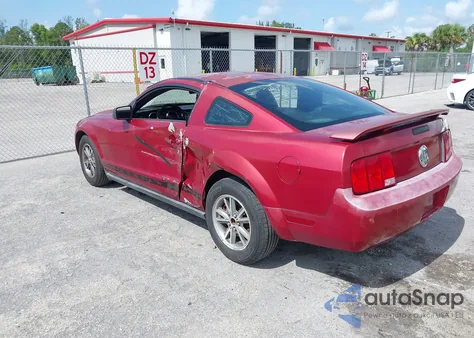 2005 Ford Mustang V6 Deluxe/V6 Premium из США, поврежденный, VIN 1ZVFT80N755162548